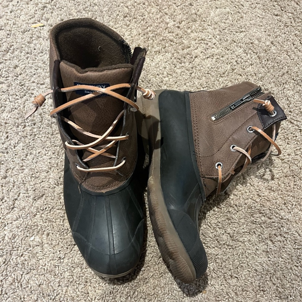 Sperry duck boots size 9.5